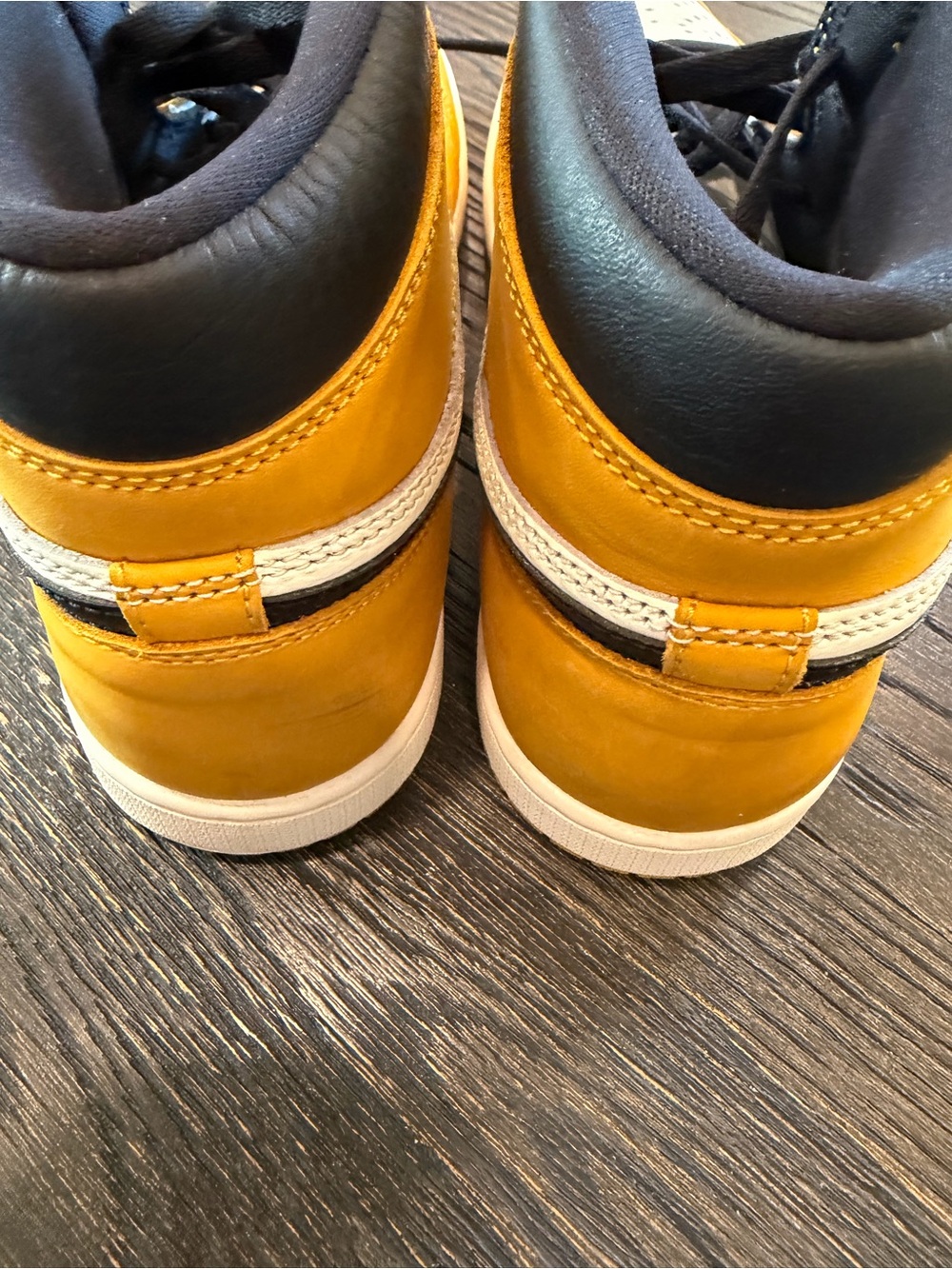 Jordan 1 Retro High OG Yellow Ochre Sneaker men’s size 10 - Picture 8 of 11